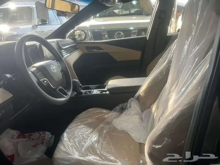كامري 2025 استندر E لون تيتانيوم بنزين جديده 5