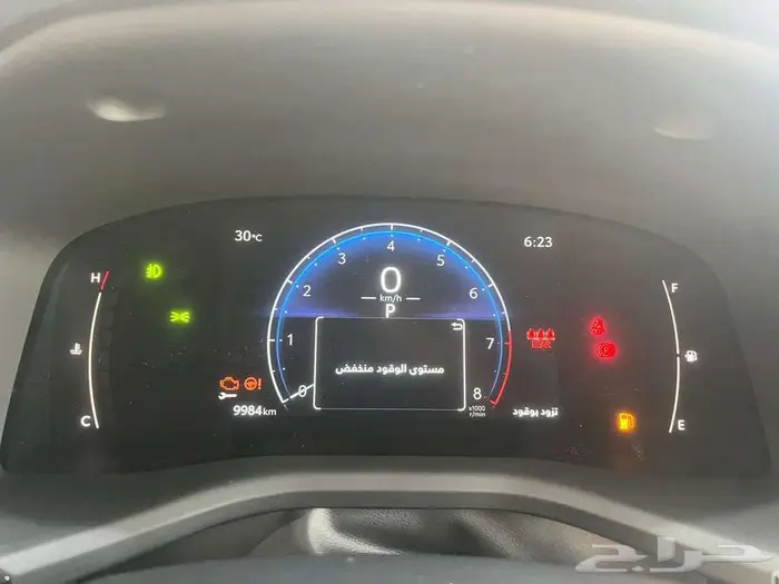 كامري 2025 استندر E لون تيتانيوم بنزين جديده 15