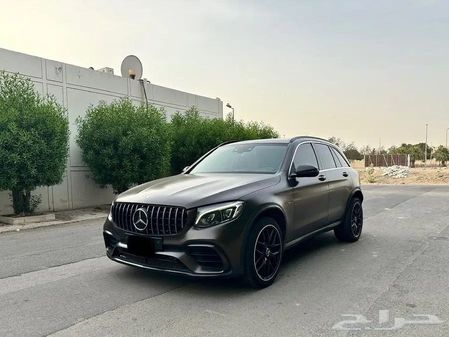 للبيع Mercedes GLC 300 2016 معدل GLC 63S كامل 19
