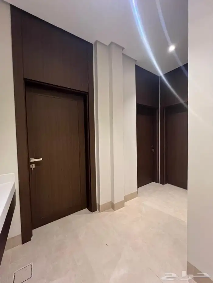 شقة فاخرة الايجار السيف حي ثروة 7
