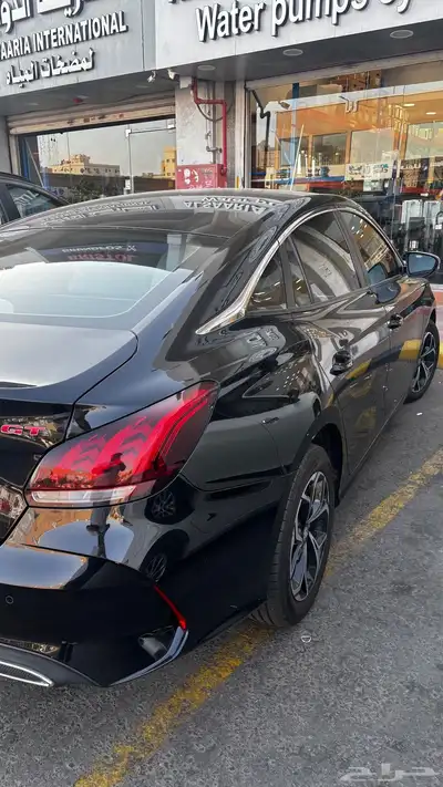 سيارة mg gt 2022 اسود 4