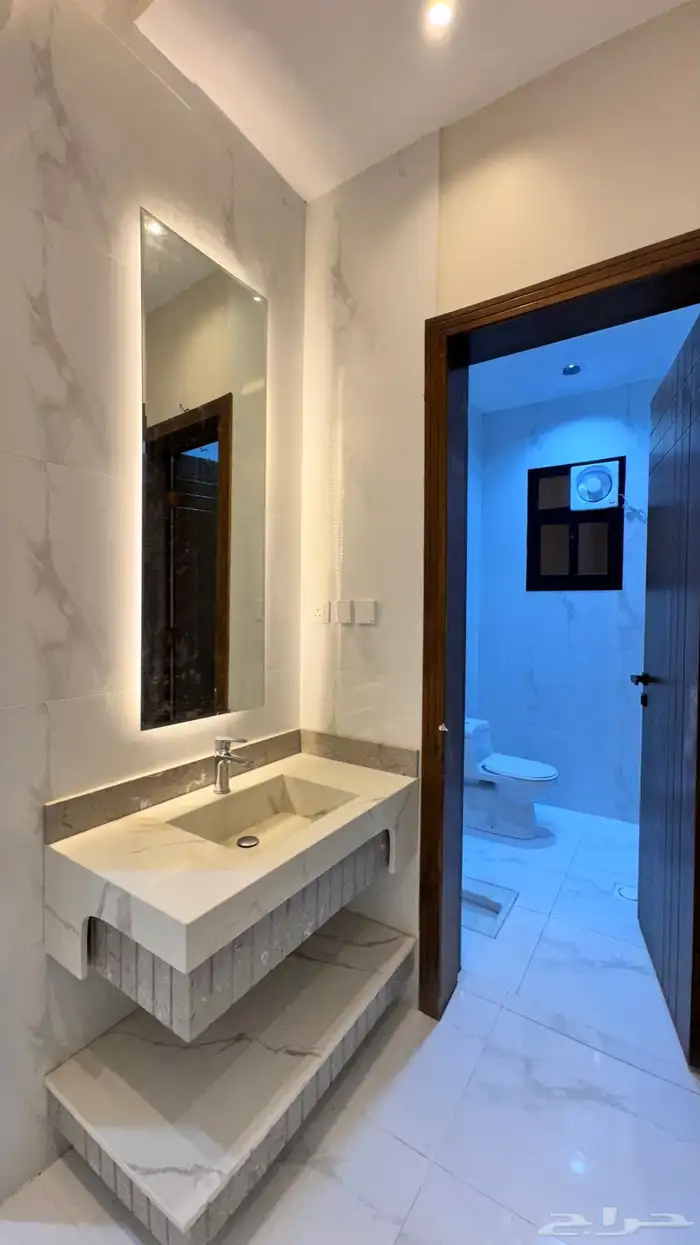 للبيع شقق ارضي شمال الخميس حى النور 11