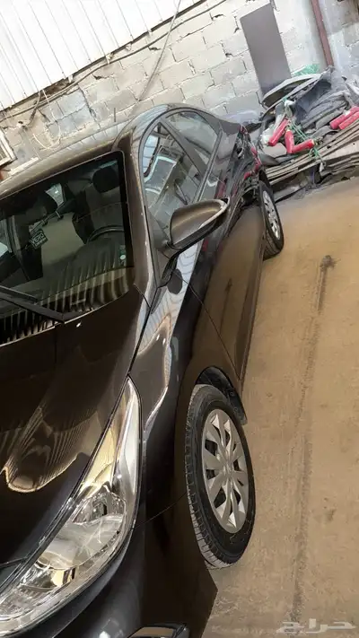 للبيع عدد 4 هونداي اكسنت تم البيع خارج الموقع 2