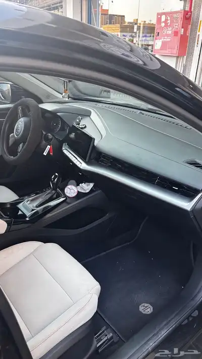 سيارة mg gt 2022 اسود 10