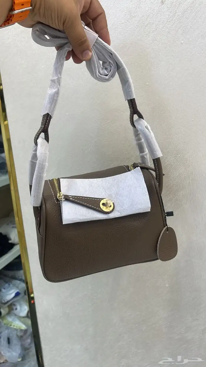 شنط ماركات مختلفه 61