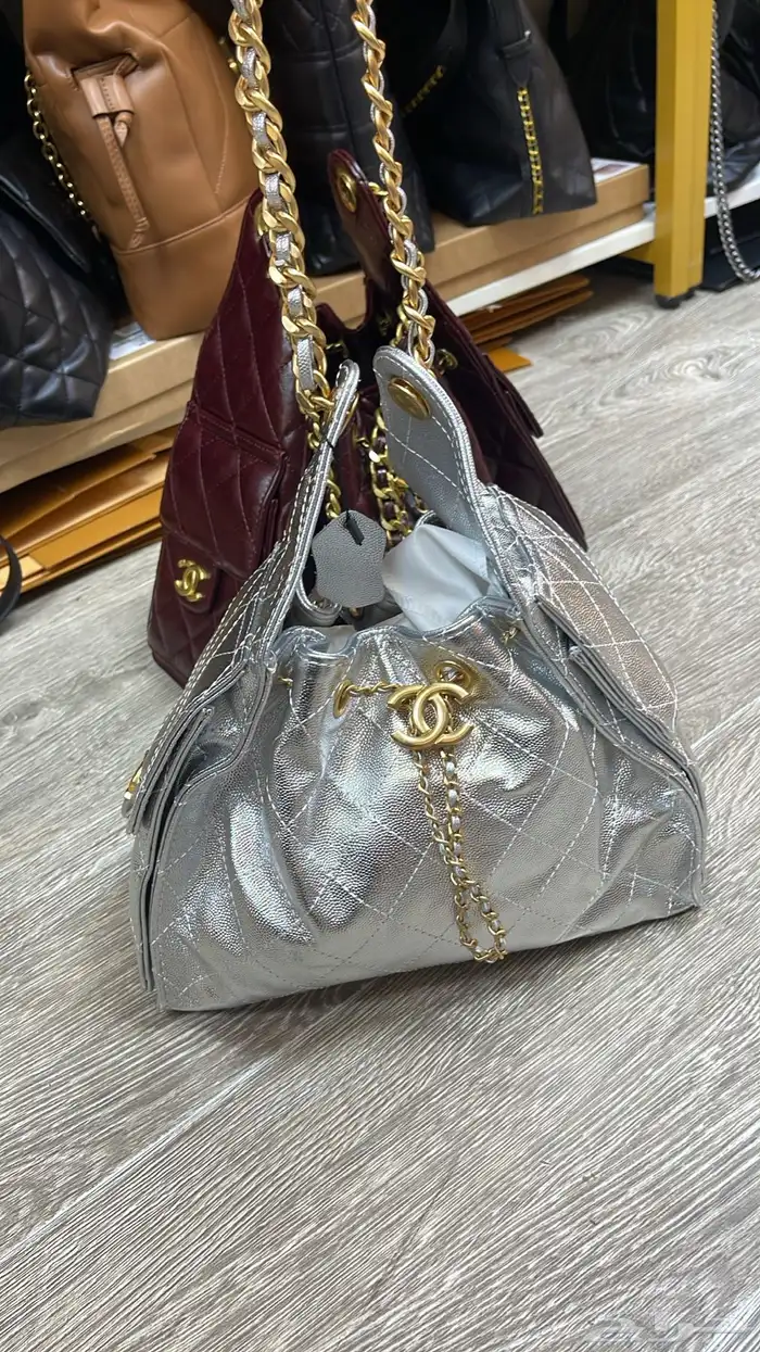 شنط ماركات مختلفه 11