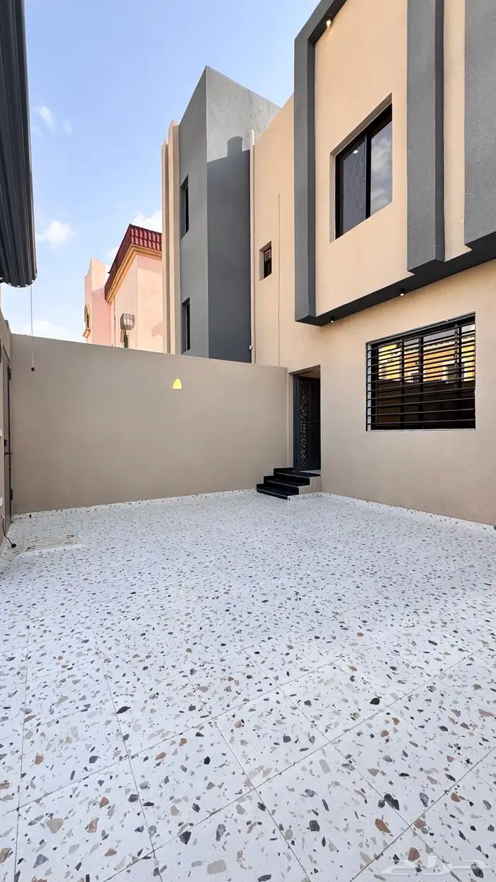 للبيع شقق ارضي شمال الخميس حى النور 1