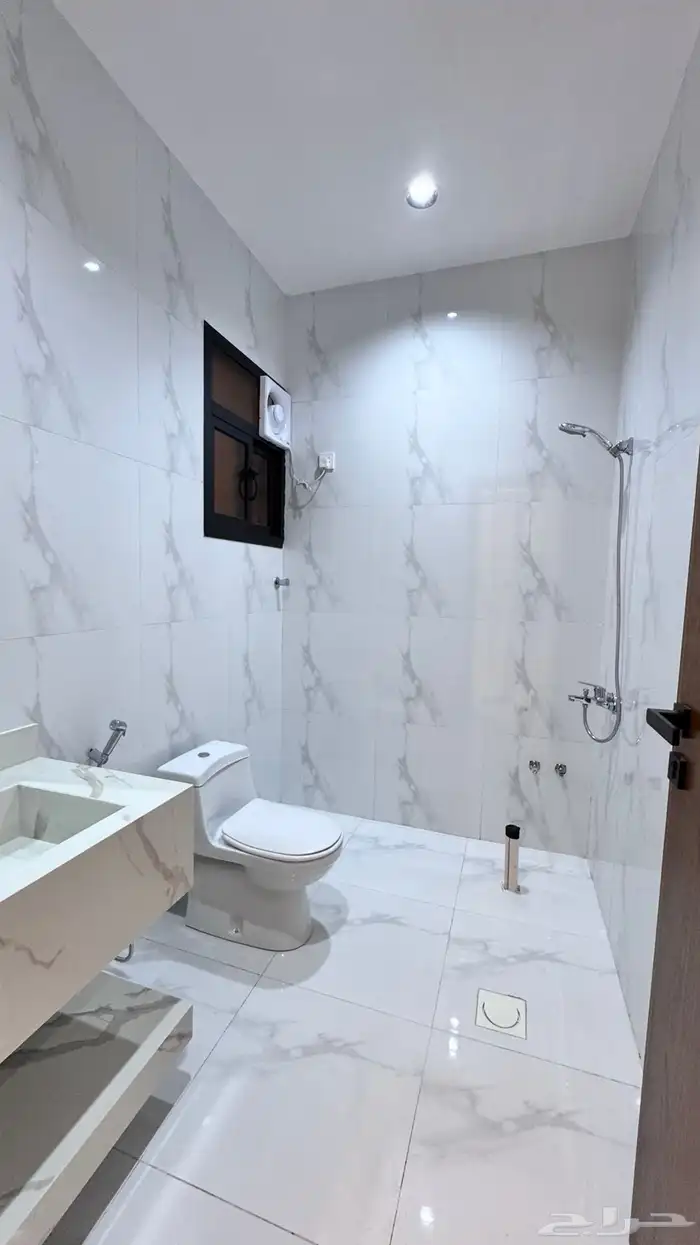 للبيع شقق ارضي شمال الخميس حى النور 12