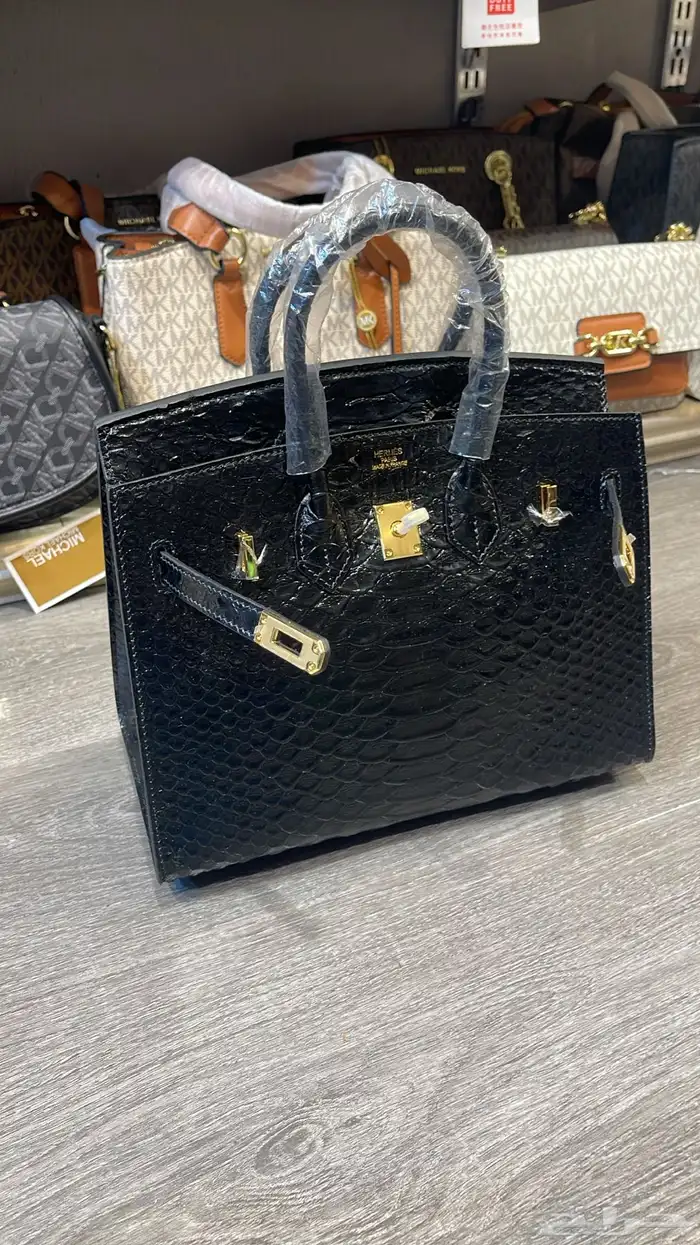 شنط ماركات مختلفه 51