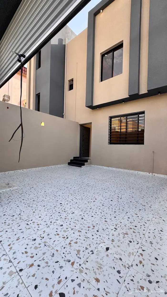 للبيع شقق ارضي شمال الخميس حى النور 2