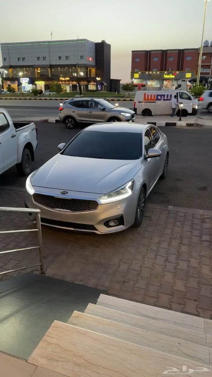 كيا كدنزا 8