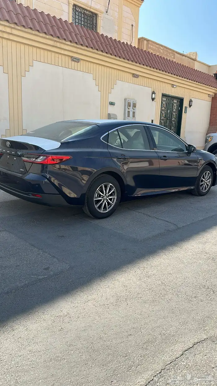 كامري كحلي 2025 ستاندر E 2