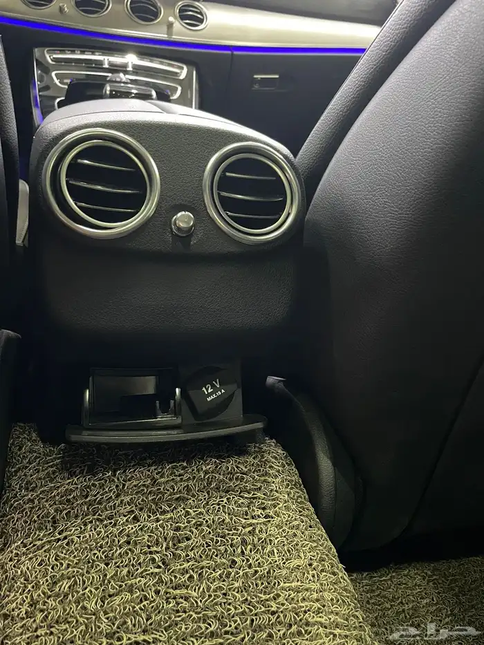 ((تم البيع))مرسيدس 2019 بنز E300 بانوراما (بنزين) 4 سلندر 25