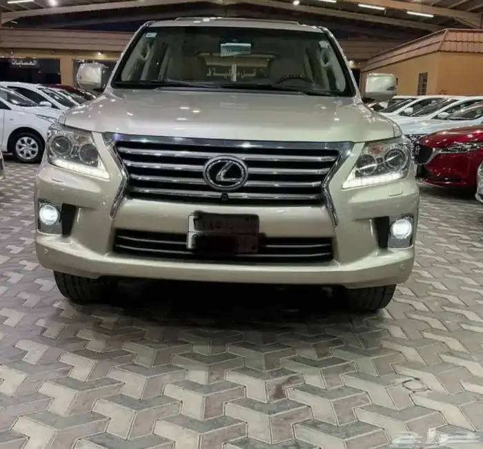 لكزس LX 570 موديل 2014 عبداللطيف جميل 0