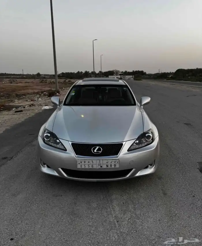 لكسز 2007 IS نضيفة جدا وممشى 400 الف وما شاء الله 0