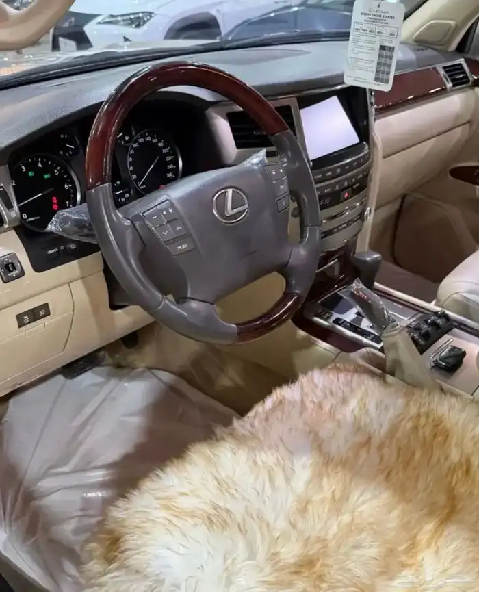 لكزس LX 570 موديل 2014 عبداللطيف جميل 10