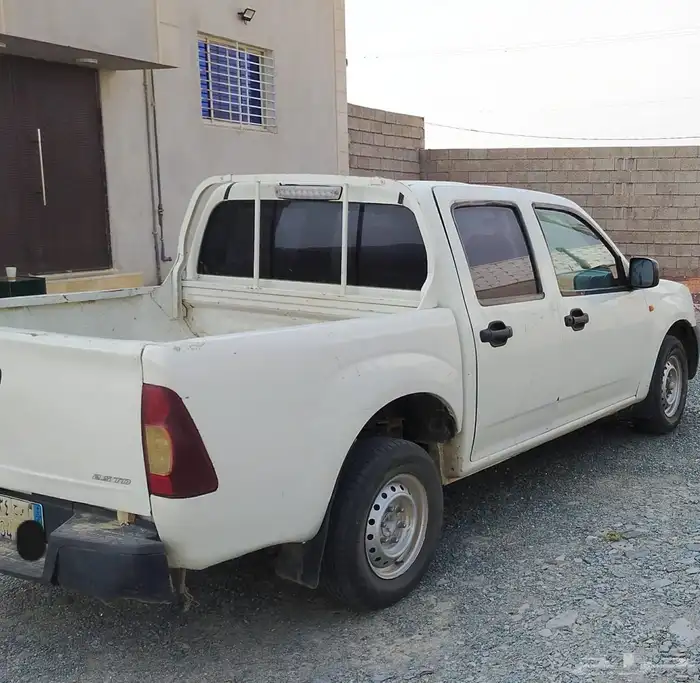 ايسوزو 2009 نضيف 4