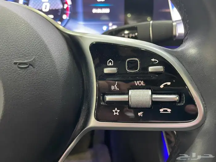 ((تم البيع))مرسيدس 2019 بنز E300 بانوراما (بنزين) 4 سلندر 9