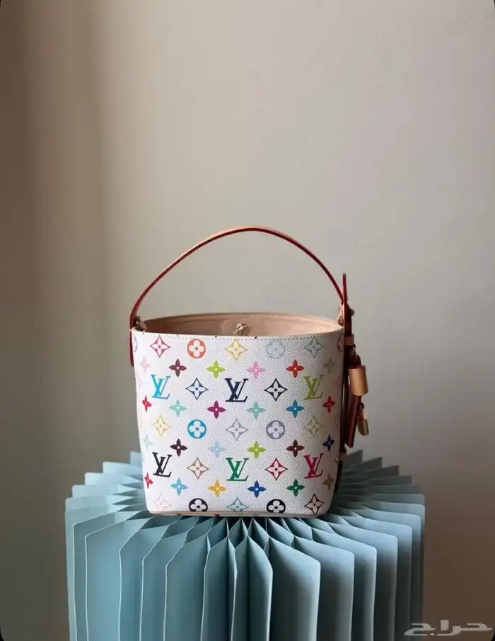 شنط ماركات مختلفه 26