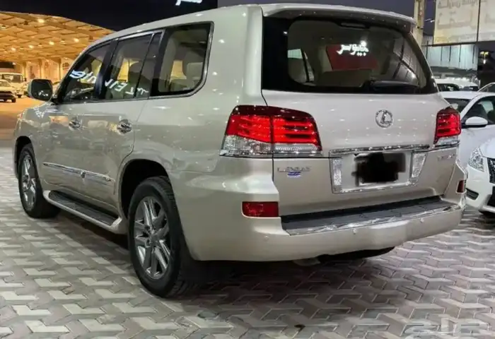 لكزس LX 570 موديل 2014 عبداللطيف جميل 6