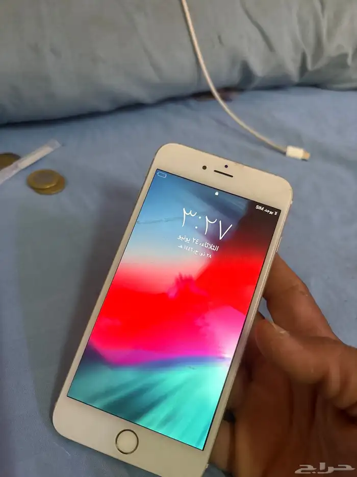 iPhone للبيع بأربع 100 ريال نظيف ما في شي كرتونة 0