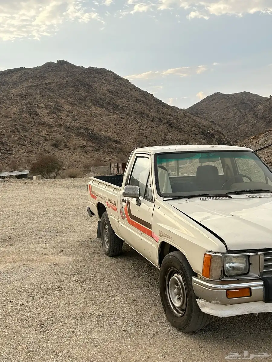 هايلوكس 1987 0