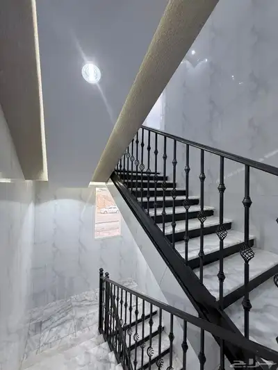 للبيع فيلا روف بملحق ومدخل سياره مساحه 380م المحاله ابها 6