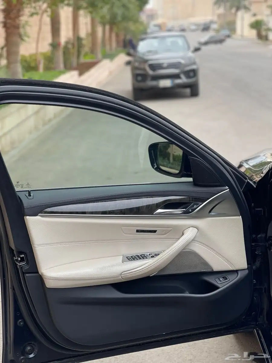 bmw 530 2017 luxury line اعلى فئة 12