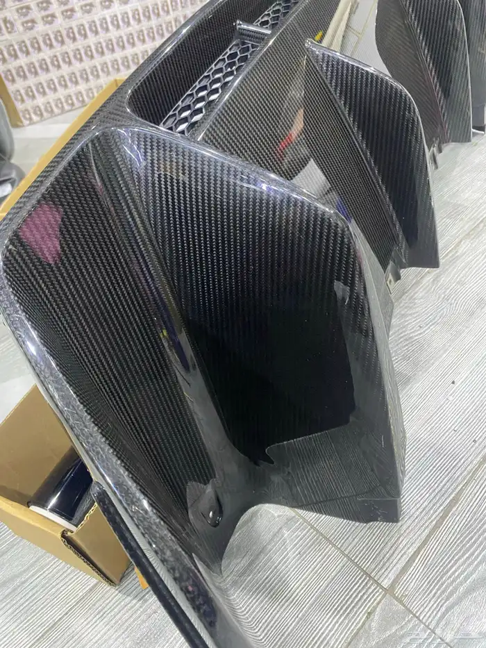 R8 2018 V10 9