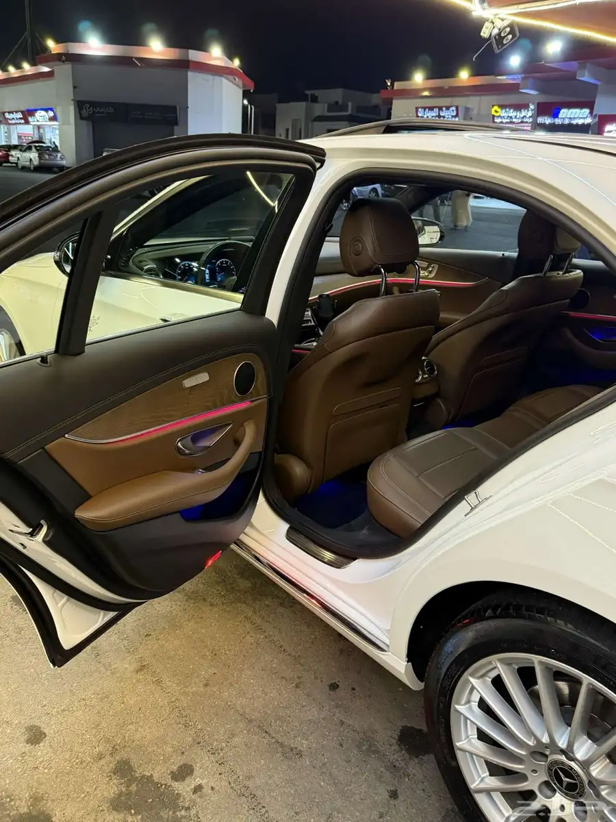 مرسيدس E250 2022 8