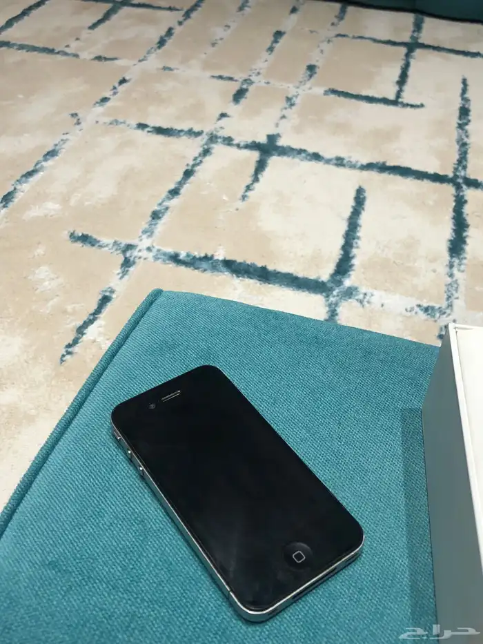 ايفون 4 بكرتونه كامل اغراضه 2