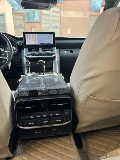 لاندكروزر VXR فل كامل موديل 2022 وكالة 2