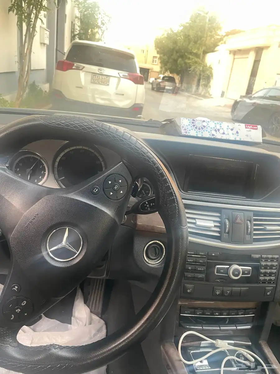 مرسيدس E300 2011 3