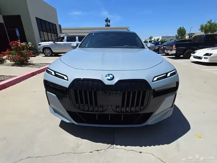 موديل 2023 740. BMW 0