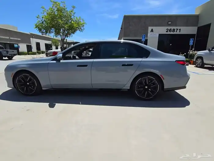 موديل 2023 740. BMW 2