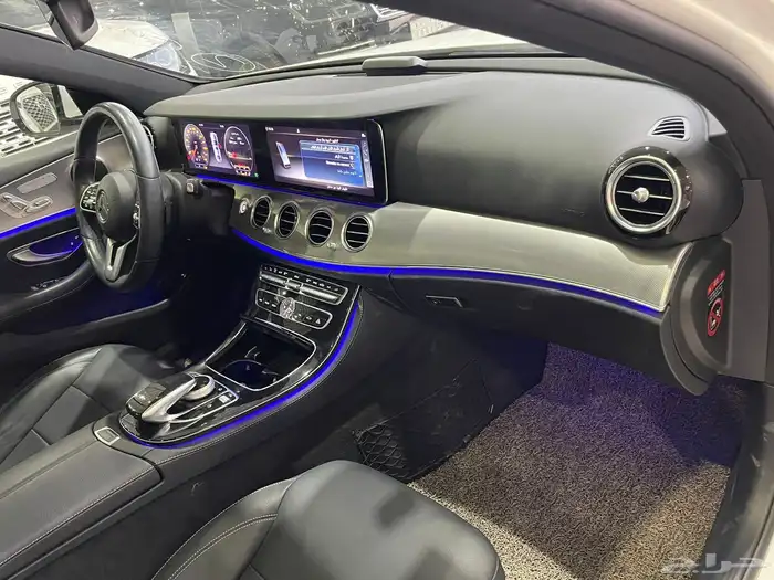 ((تم البيع))مرسيدس 2019 بنز E300 بانوراما (بنزين) 4 سلندر 20