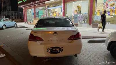 تويوتا افالون 2009 ابيض 1