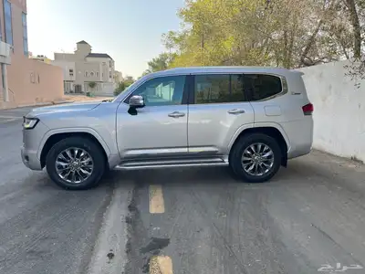 لاندكروزر VXR فل كامل موديل 2022 وكالة 8