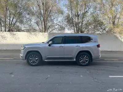 لاندكروزر VXR فل كامل موديل 2022 وكالة 13