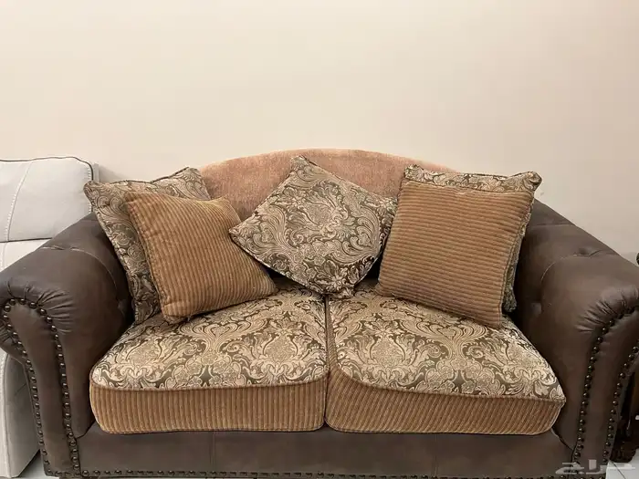 اثاث  كنبات   طاولات  مدخل   دولاب عبايات 1
