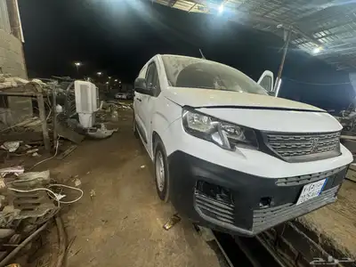 للبيع بيجو بارتنر موديل 2024 مخبط 3