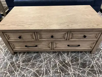 طاوله البيع 0