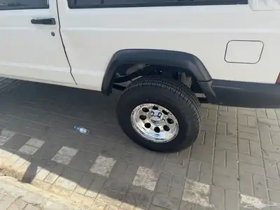 شروكي 1999 باب واحد ابيض 6
