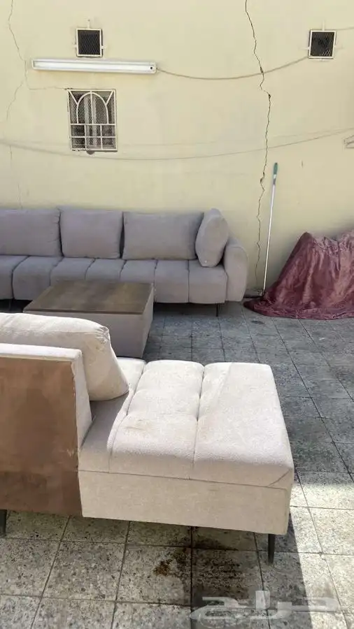 كنب لون بيج نضيف استهدام اشهر معدوده 5