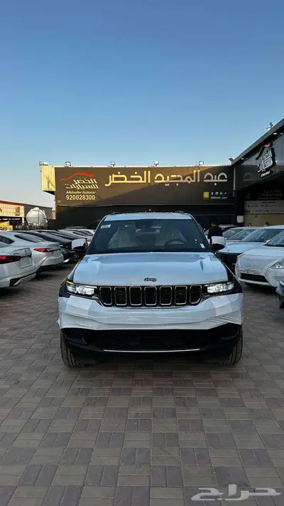 جيب جراند شيروكي لاريدو 2025 1