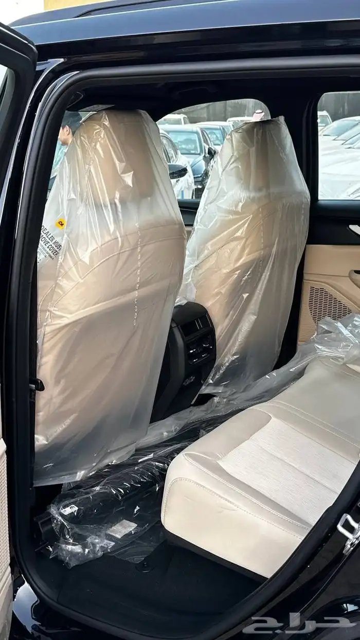 جيب شروكي 2025 14