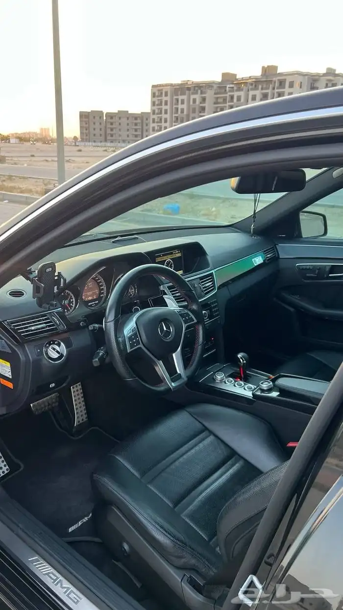نادرره جدا  بحاله الوكاله E63 mercedes-benz 2010 7
