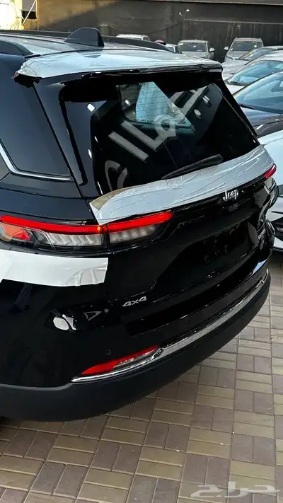 جيب شروكي 2025 3