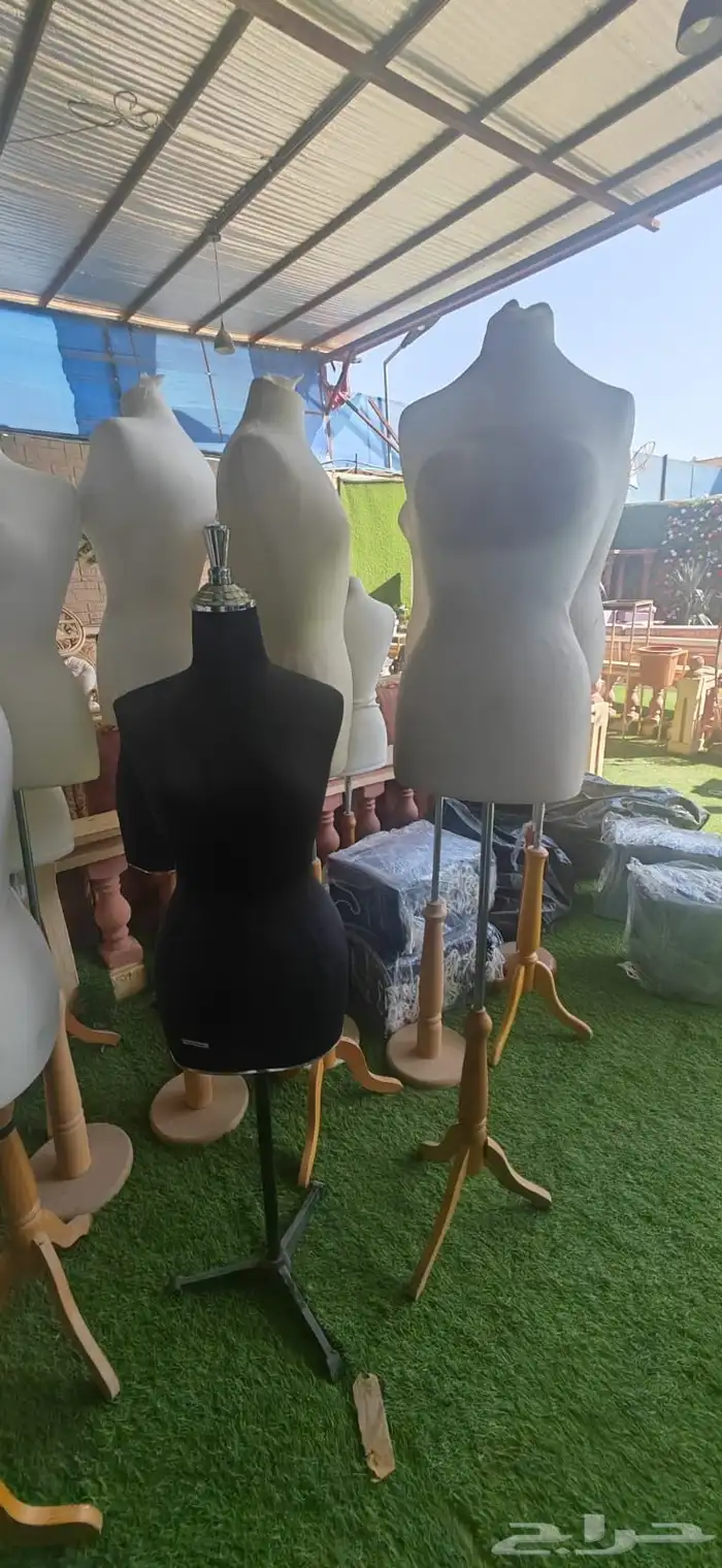 مستلزمات محل عبايات 33