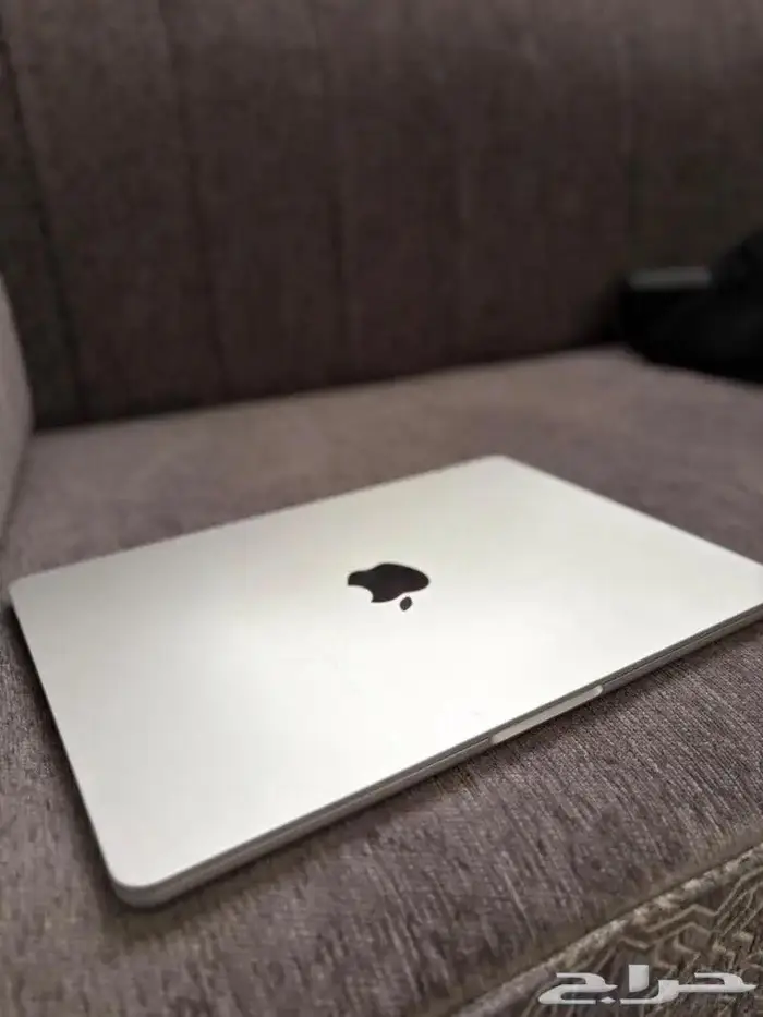 ماك بوك اير m3 2